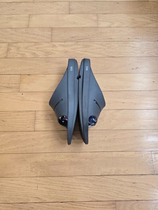 OOFOS | OOahh Charcoal Slate Gray Monochrome Recovery Slide Sandals | Men 13 main image 9